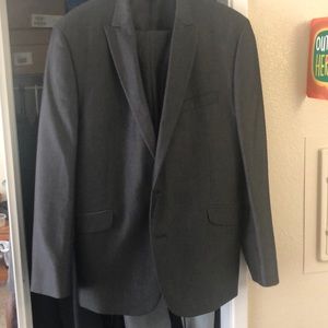 Men’s Kenneth Cole Suit